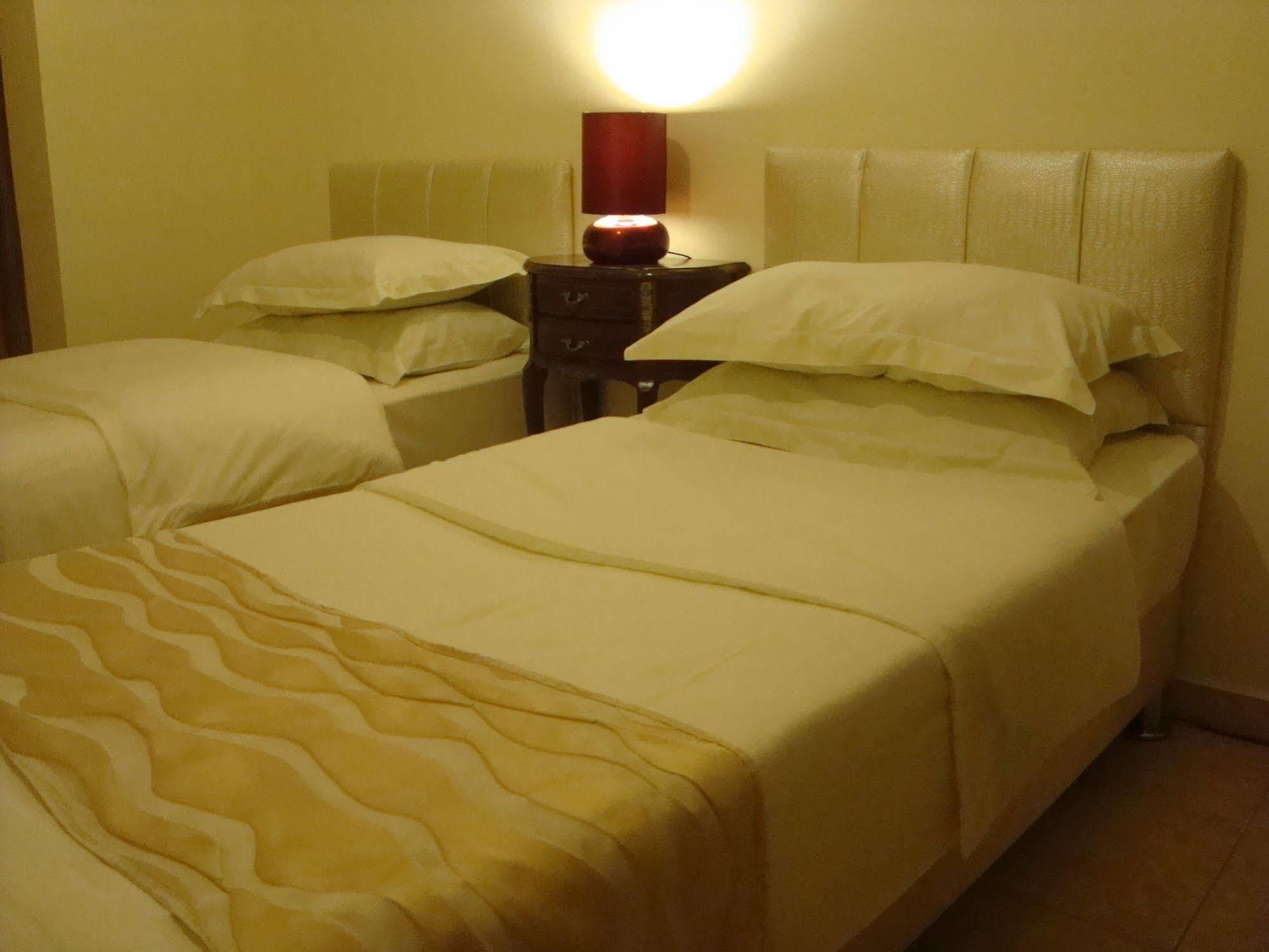 Rafi Hotel Амман Экстерьер фото