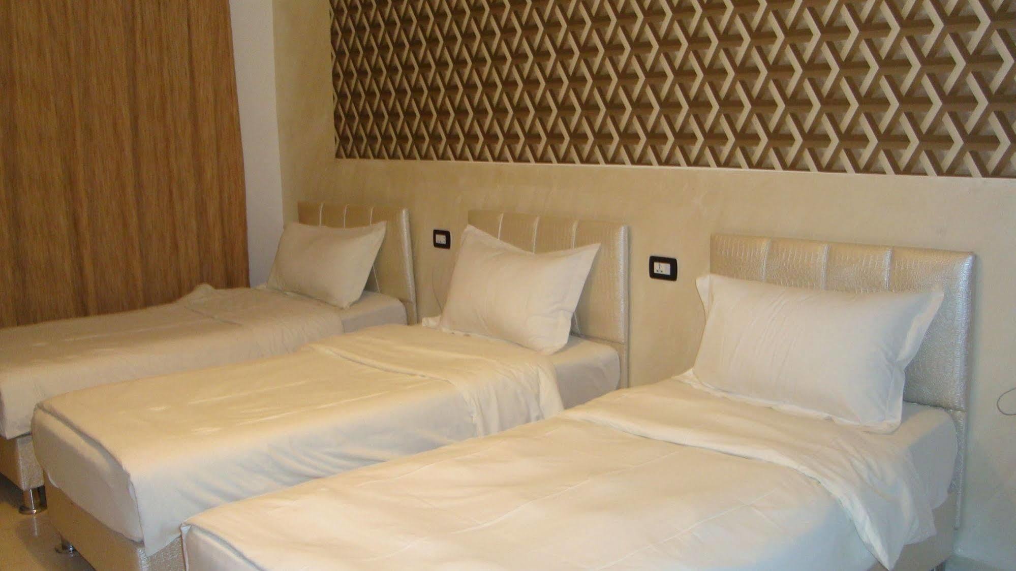 Rafi Hotel Амман Экстерьер фото